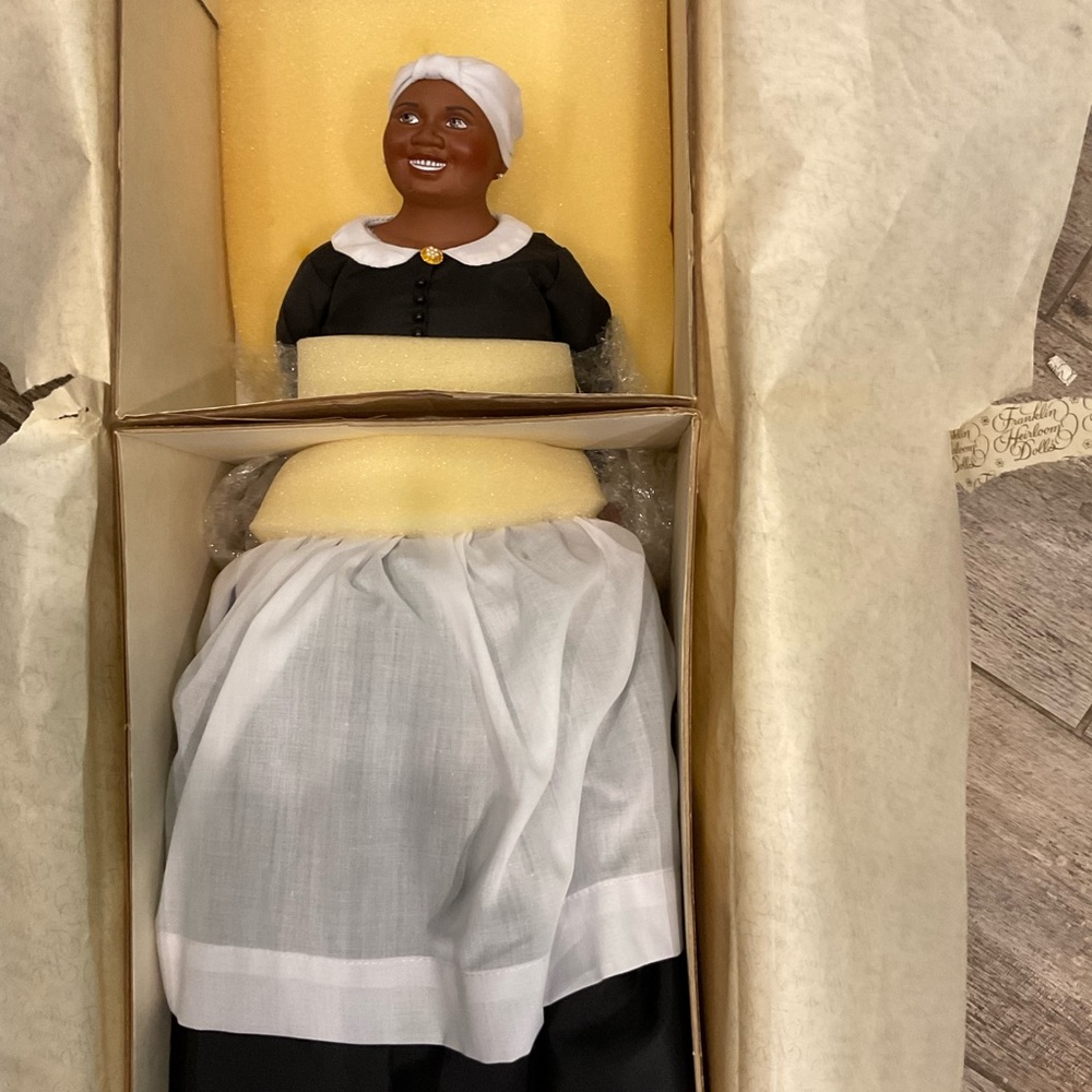 Gone with the Wind Mammy 22” Porcelain Doll
